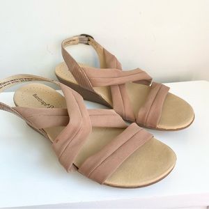 BareTraps Melly wedge sandals tan size 8.5